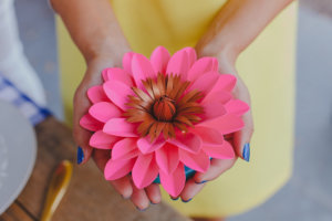 Alaan Studios’s Kourtnie Freeman’s beautiful paper flower masterpiece